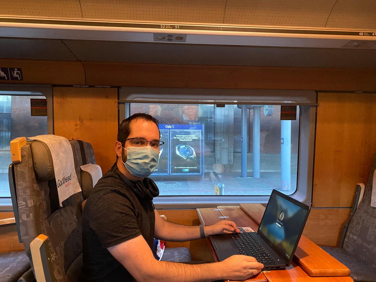 Thomas dans le train pour Stavanger